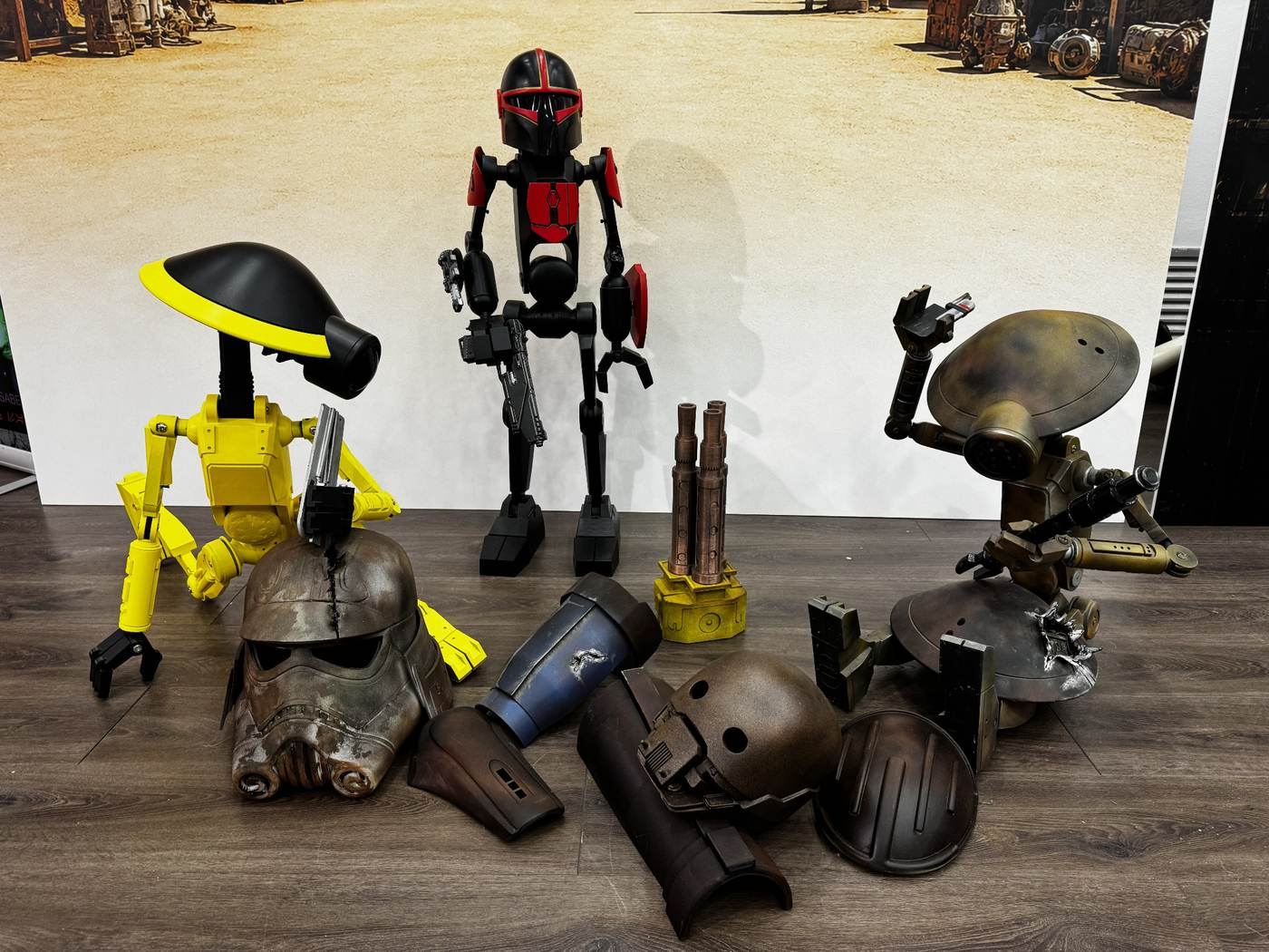 Pit droid repair station display
