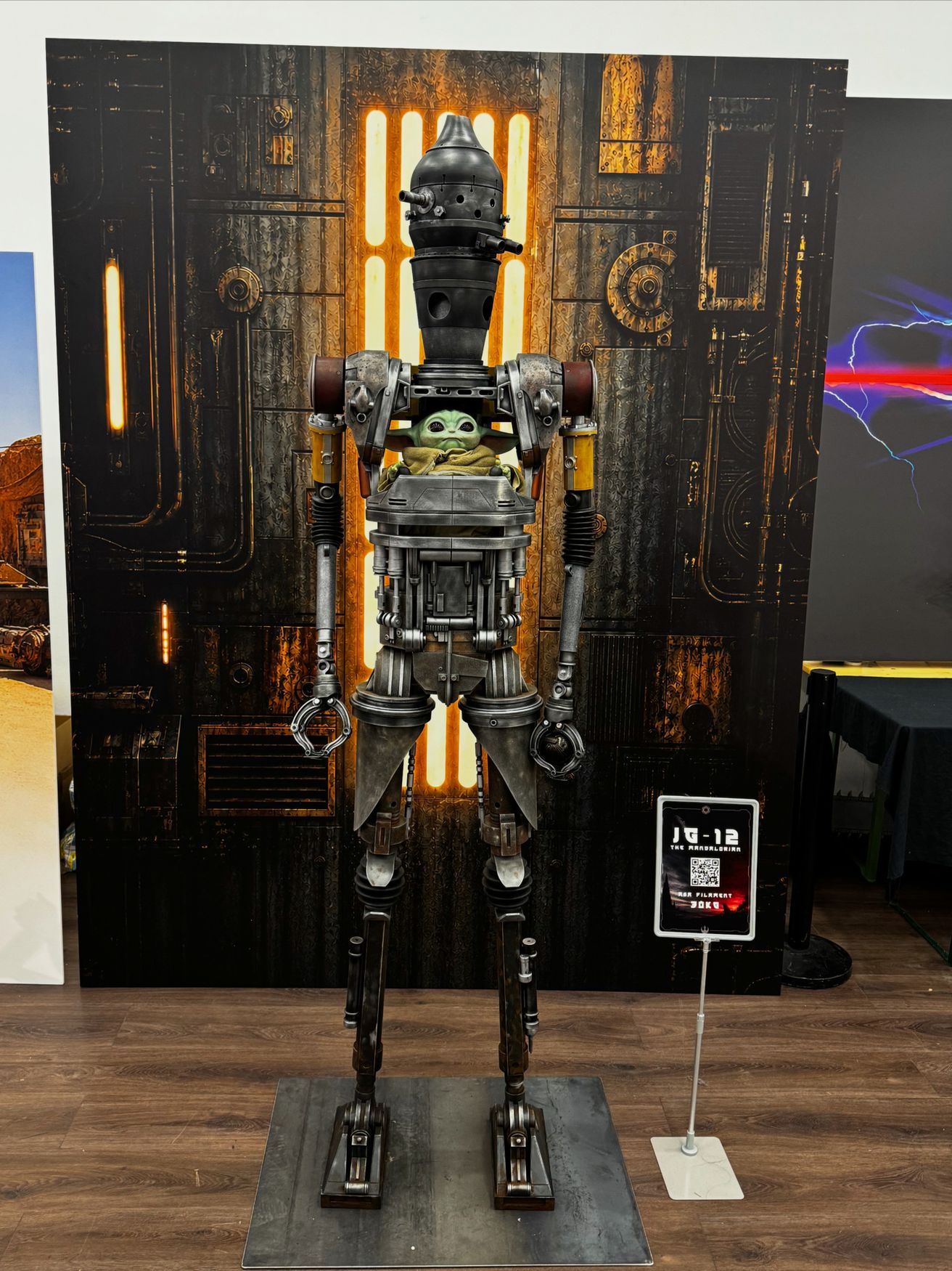 IG-12 and Grogu with Mandalorian armor presentation